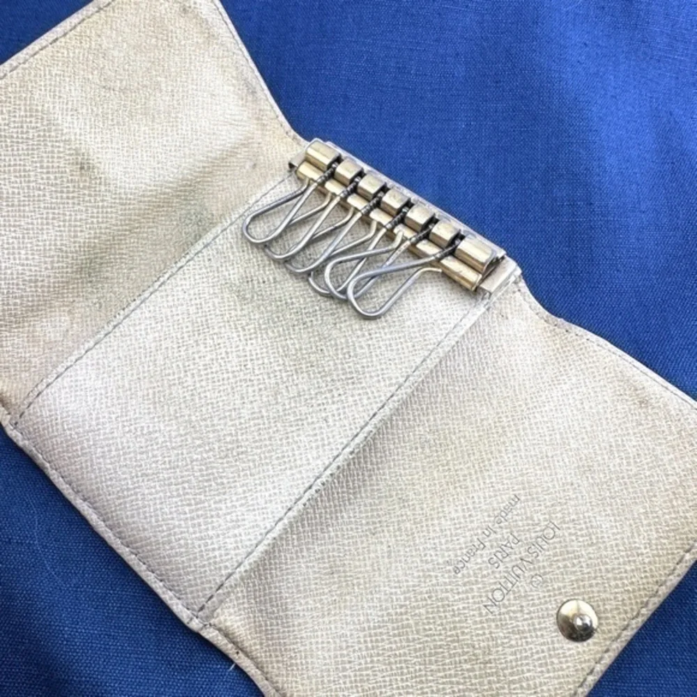 AUTHENTIC Louis Vuitton Damier Azur Multicles Key Holder. Holds 6 keys. - Picture 3 of 10